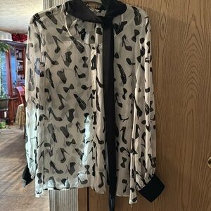 Black and white Kadashian Kurve blouse